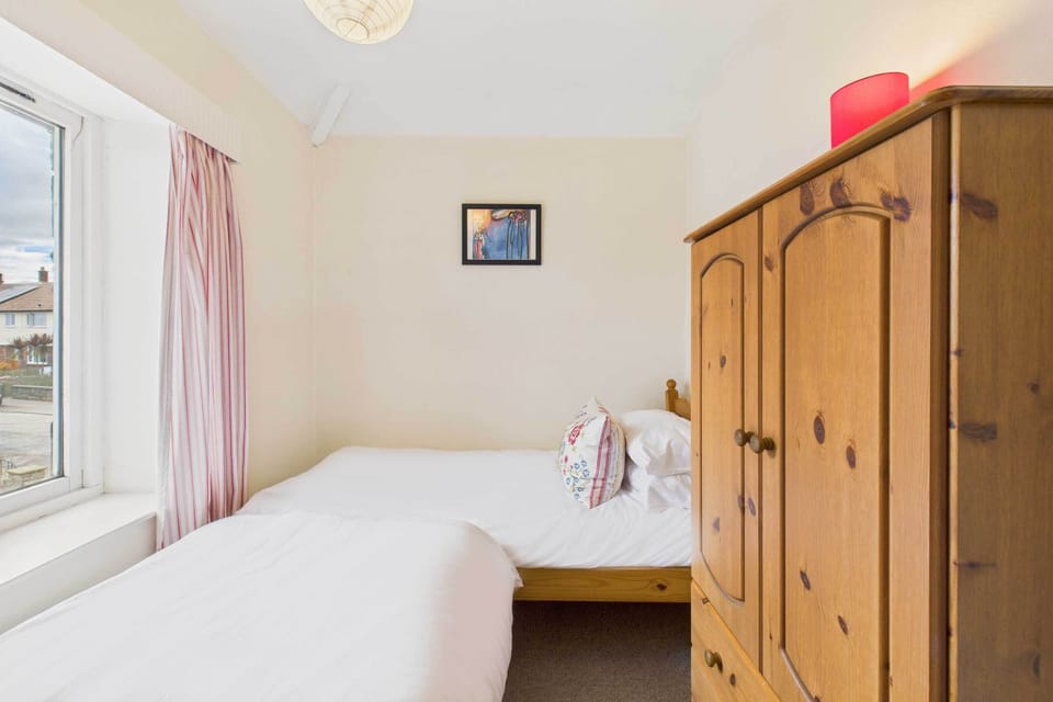 Highgarth, Seahouses - Host & Stay