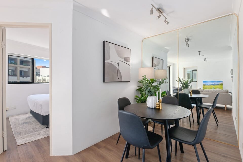 Apartment | Dining