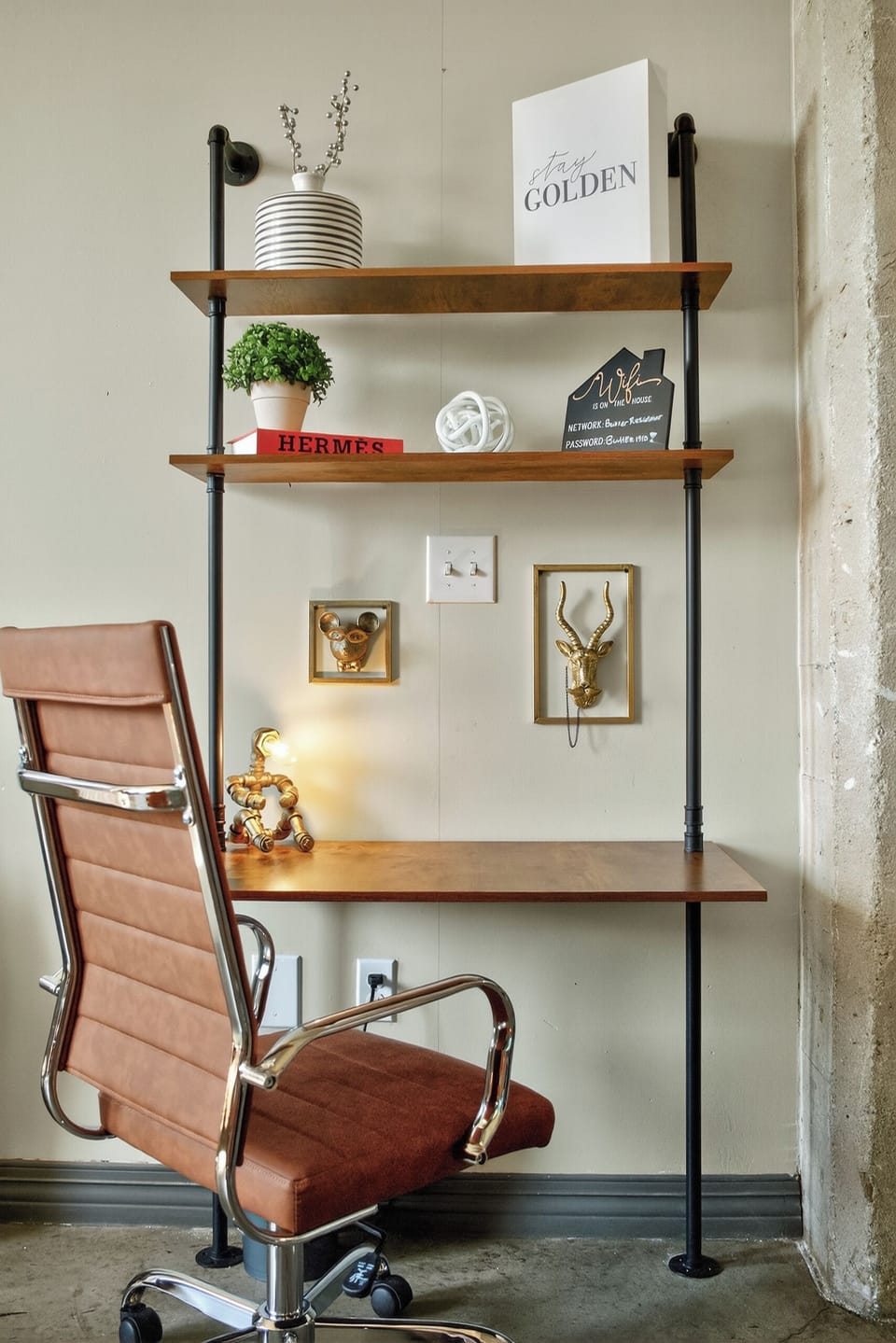 Dedicated workspace with high-speed Wi-Fi