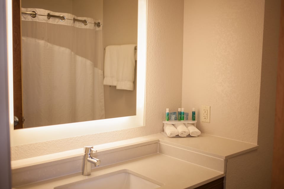 Hair dryer, towels