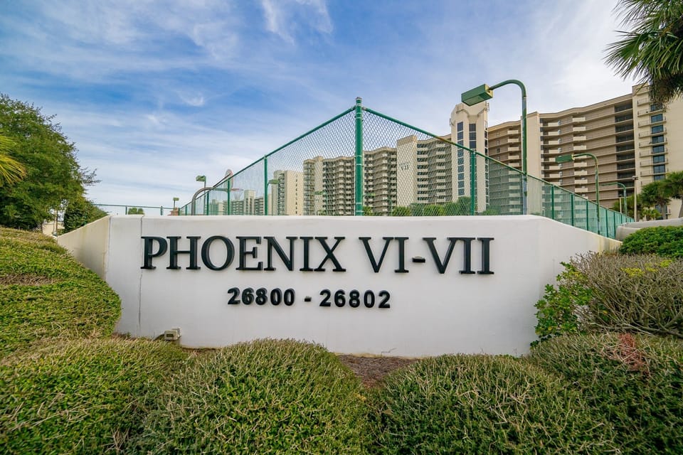 Condo, 2 Bedrooms | Property grounds