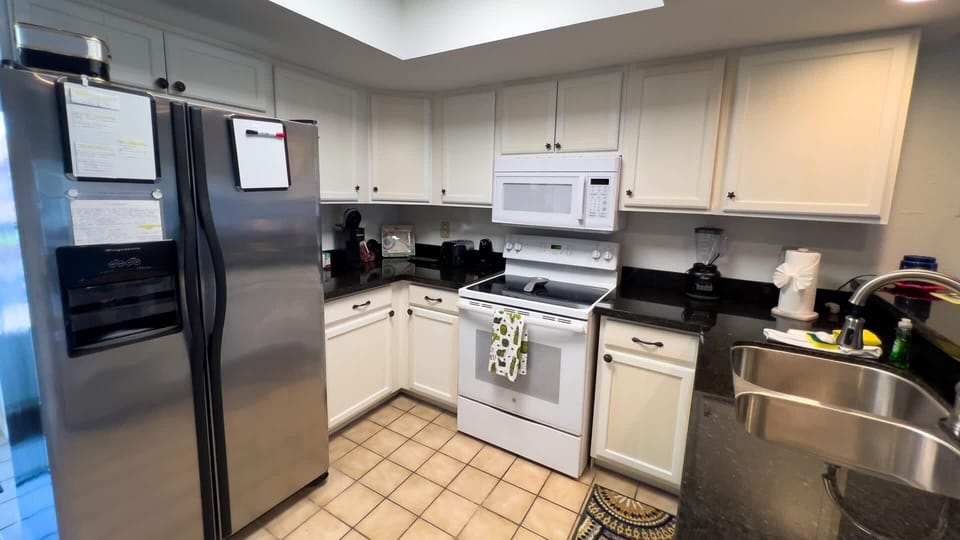 Apartment, 2 Bedrooms | Private kitchen | Coffee/tea maker, fridge, oven, toaster