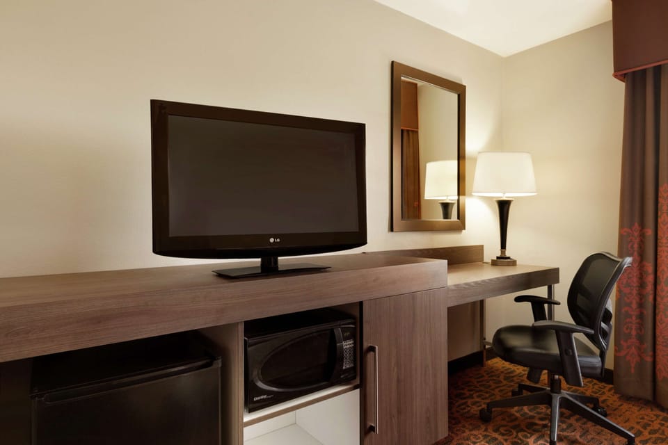 In-room safe, iron/ironing board, free WiFi, bed sheets