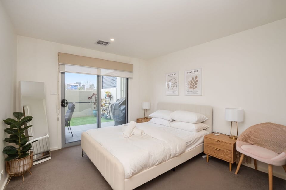 Apartment | 1 bedroom, laptop workspace, iron/ironing board, bed sheets
