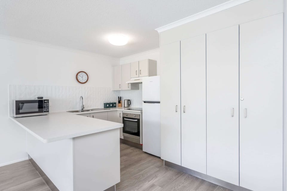 Apartment | Private kitchen | Cookware/dishes/utensils
