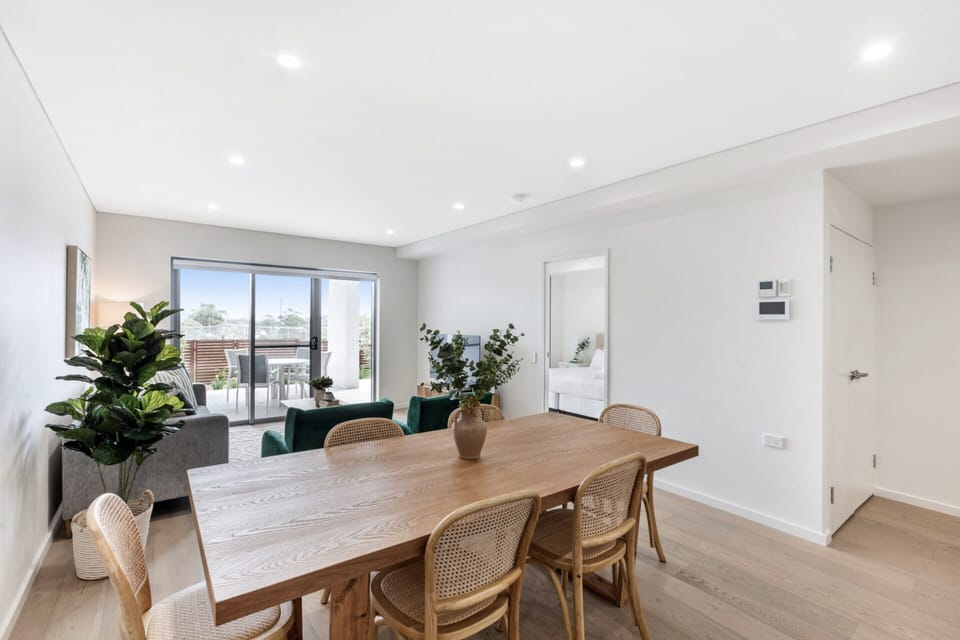 Apartment | Dining