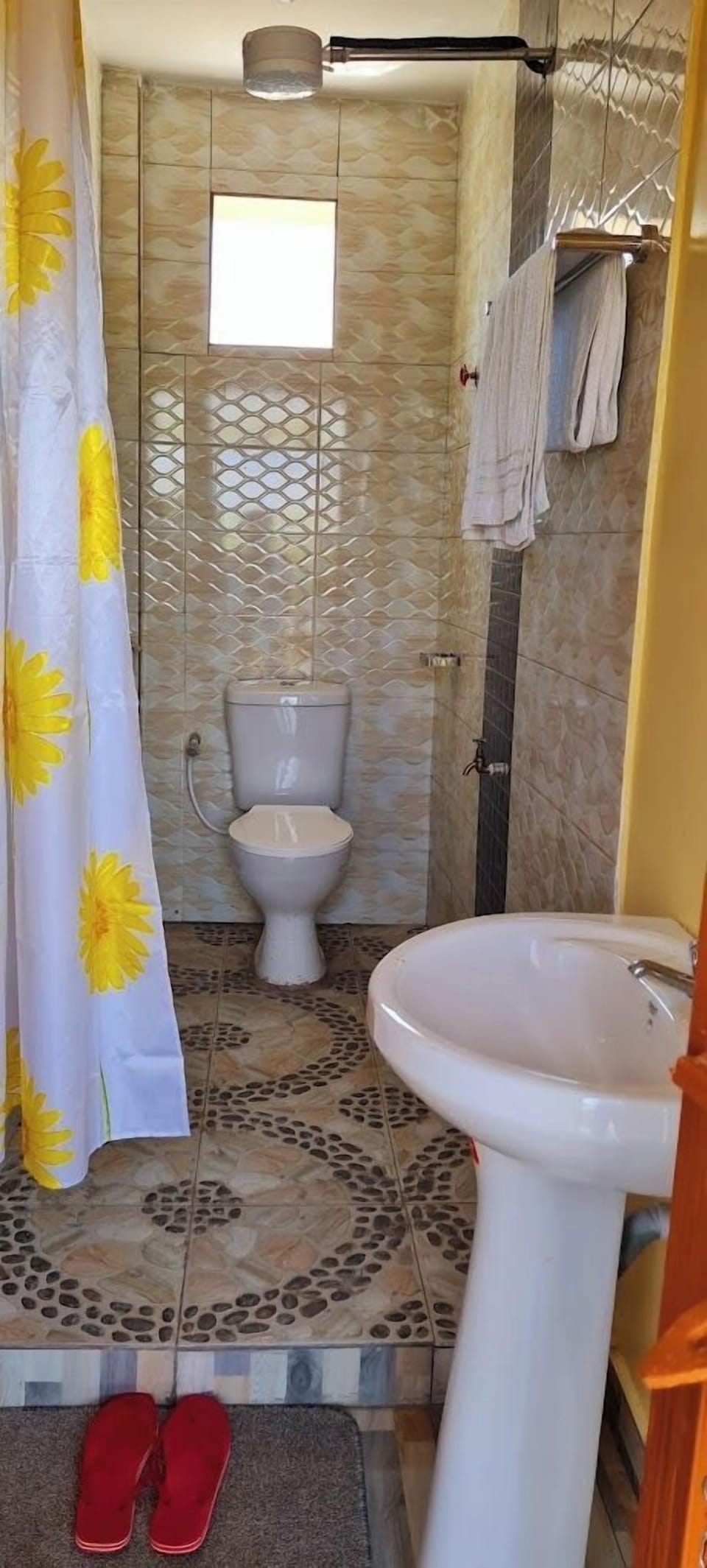 Deluxe Double Room | Bathroom | Shower, slippers, towels, soap