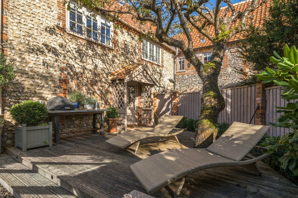 outdoor loungers