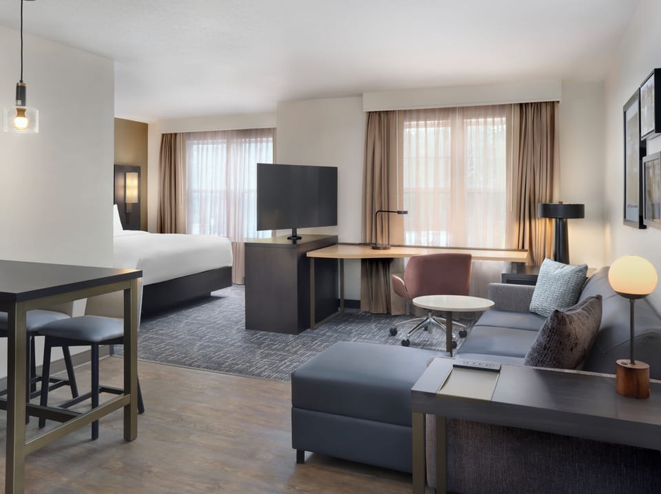 Premium bedding, down comforters, desk, laptop workspace