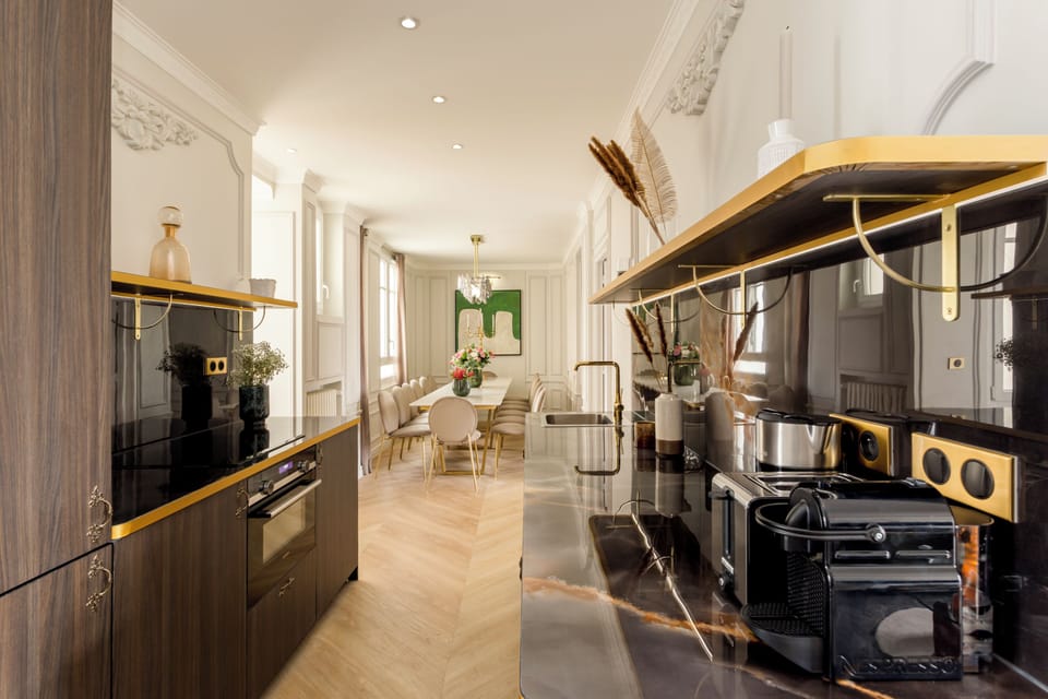 Apartment, City View | Private kitchen | Fridge, microwave, oven, stovetop
