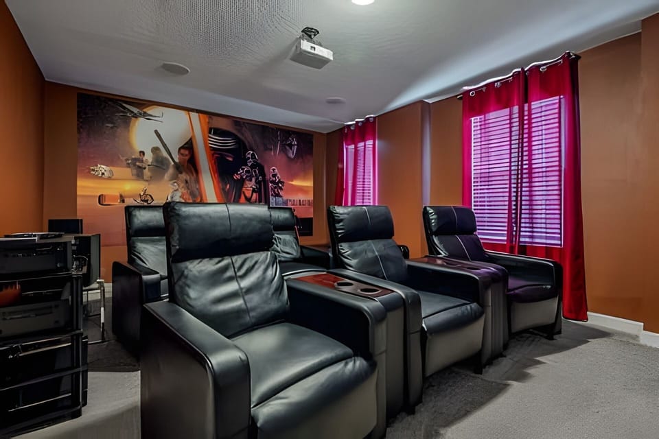 Communal lounge / TV room
