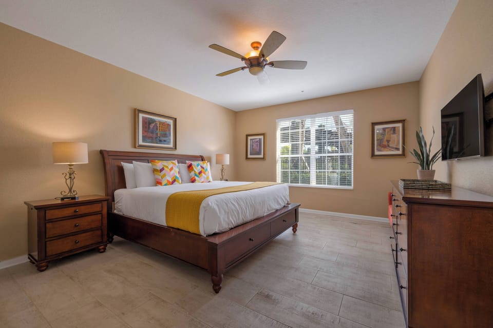 King bedroom with private bathroom