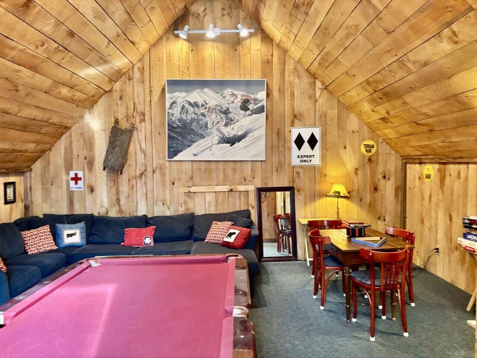 Come hang out in the Bears Den!