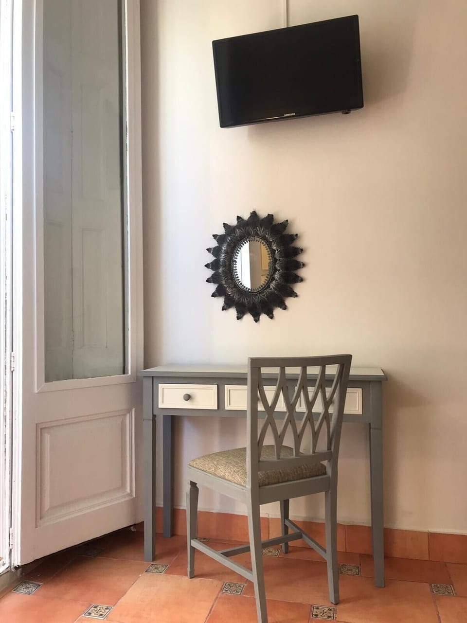 Single Room, Patio | Living area