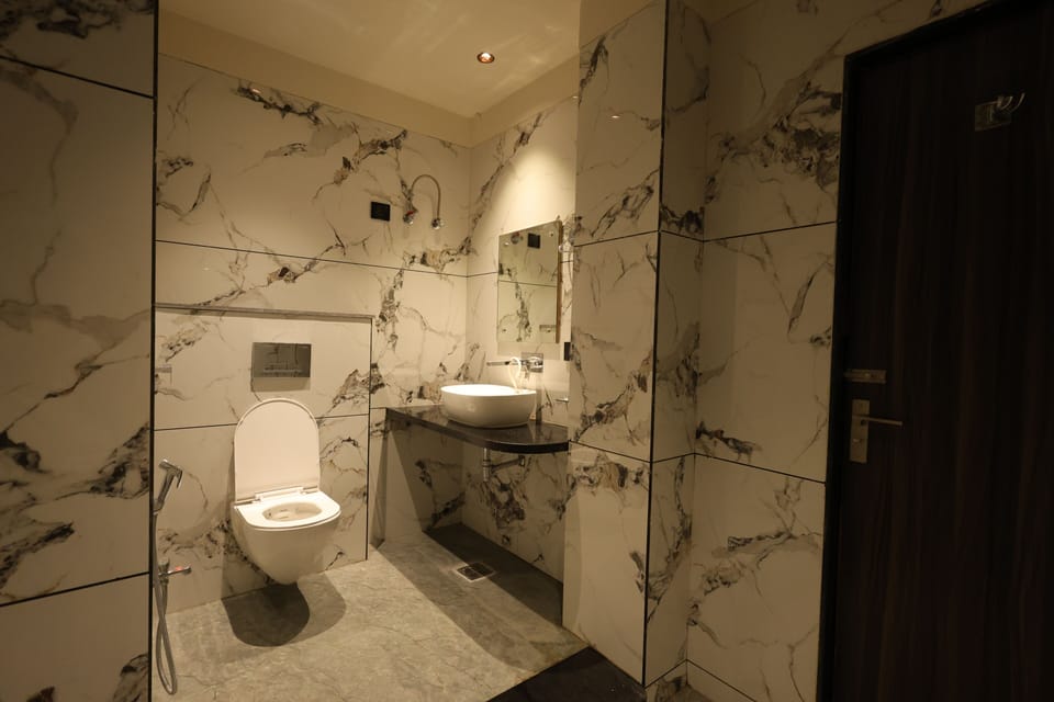Deluxe Double Room, City View | Desk, laptop workspace, free WiFi