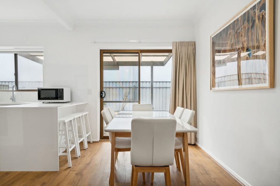 Apartment | Dining