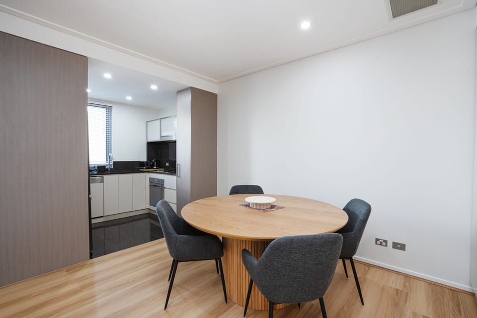 Apartment | Dining
