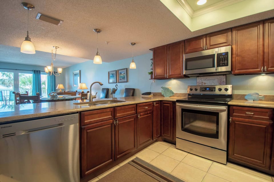 8 JCResortsRamSea106Kitchen2NRedingtonBeach-7