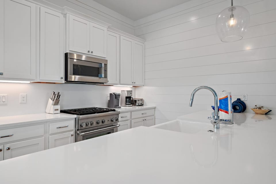 House, Multiple Beds (Scattered, Smothered, & Covered) | Private kitchen