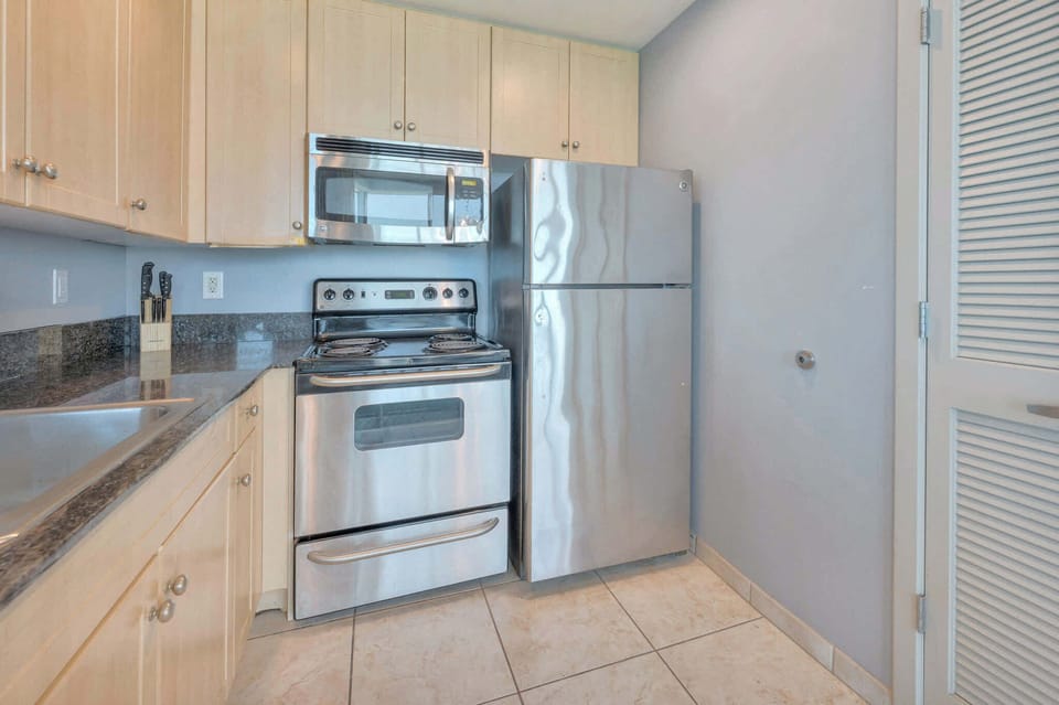 Large Kitchen Area
