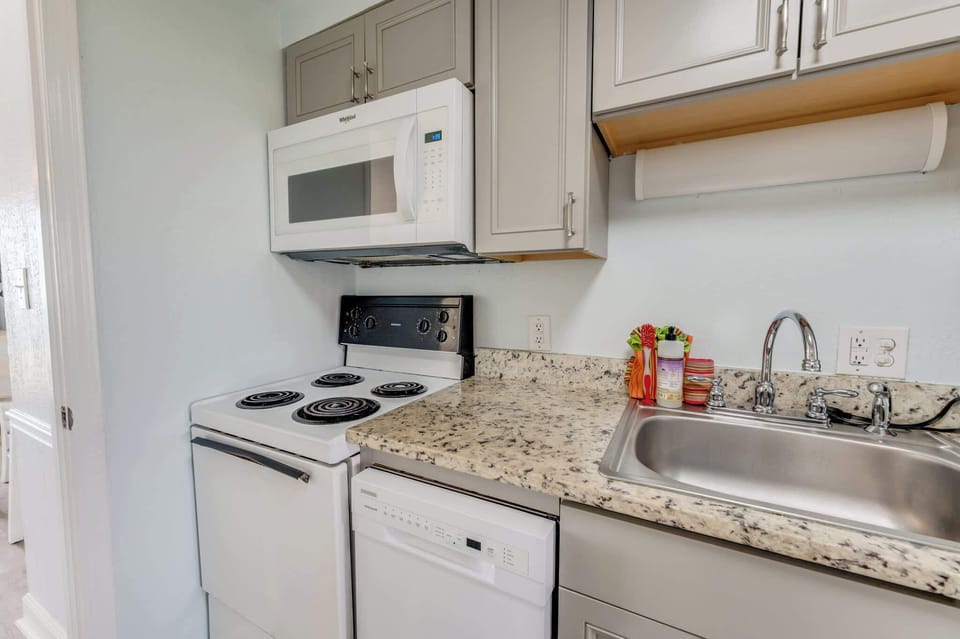 Equipped Kitchen for Your Stay
