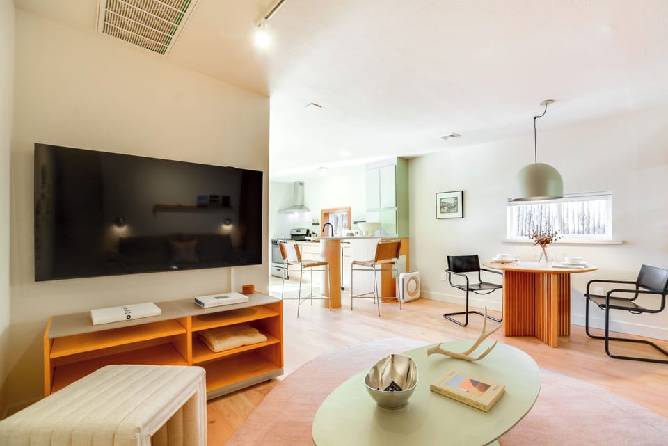 Living Room | Free WiFi | Smart TV | Central A/C | Local Artwork