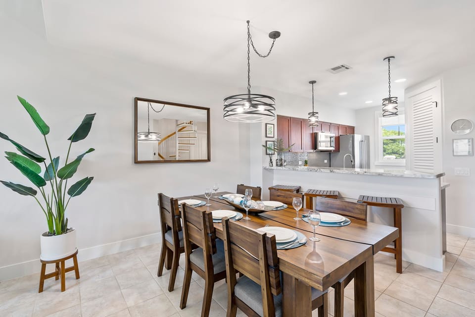 Condo, Multiple Beds, Lanai, Golf View (Fairway Villas Waikoloa J34) | Dining