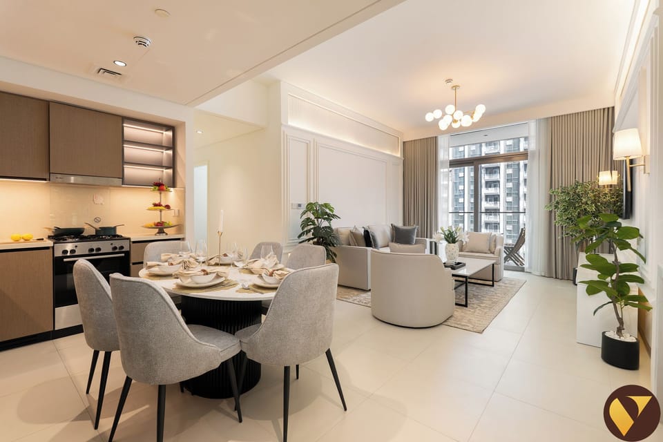 Luxury Apartment, 4 Bedrooms, Balcony, City View | Living room | 65-inch Smart TV with satellite channels