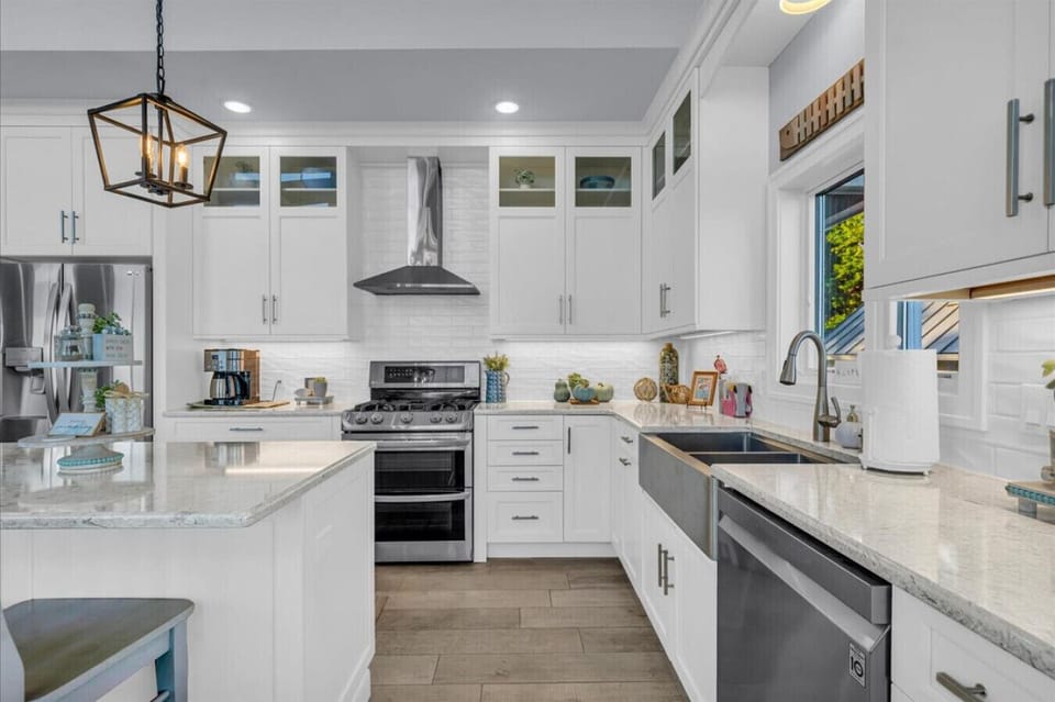 Bright, open, and ready for brunch.