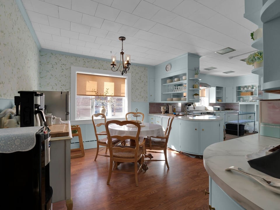 Shared kitchen of Old Library Inn