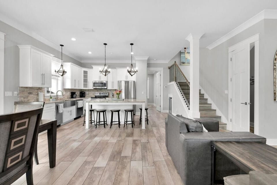 House, Multiple Beds (Coastal Grace) | Private kitchen