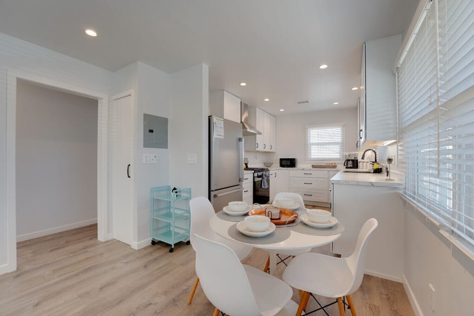 Dining area for 4