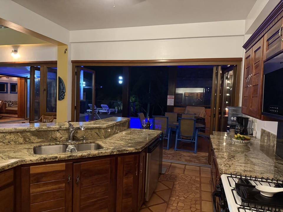 Casa Corazón - 6BR Beach Villa with Pool & Pier (5032)