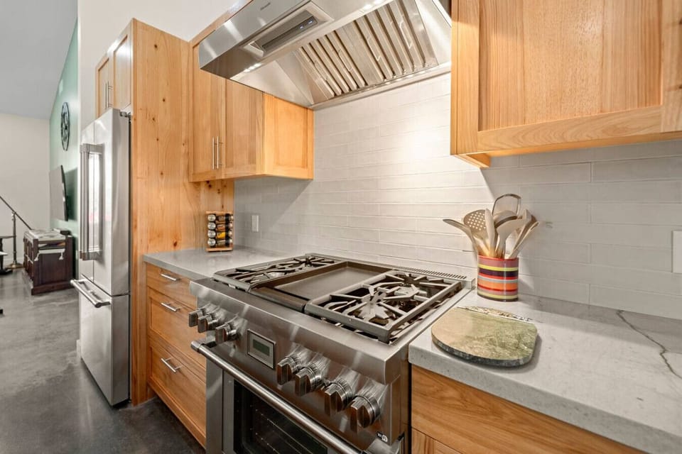 Become a chef with this stovetop and oven