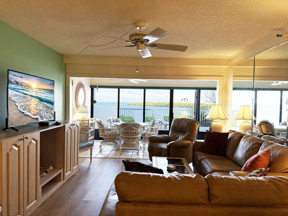 Sandpiper Key – Pool, Balcony & Beach Walks (5627)