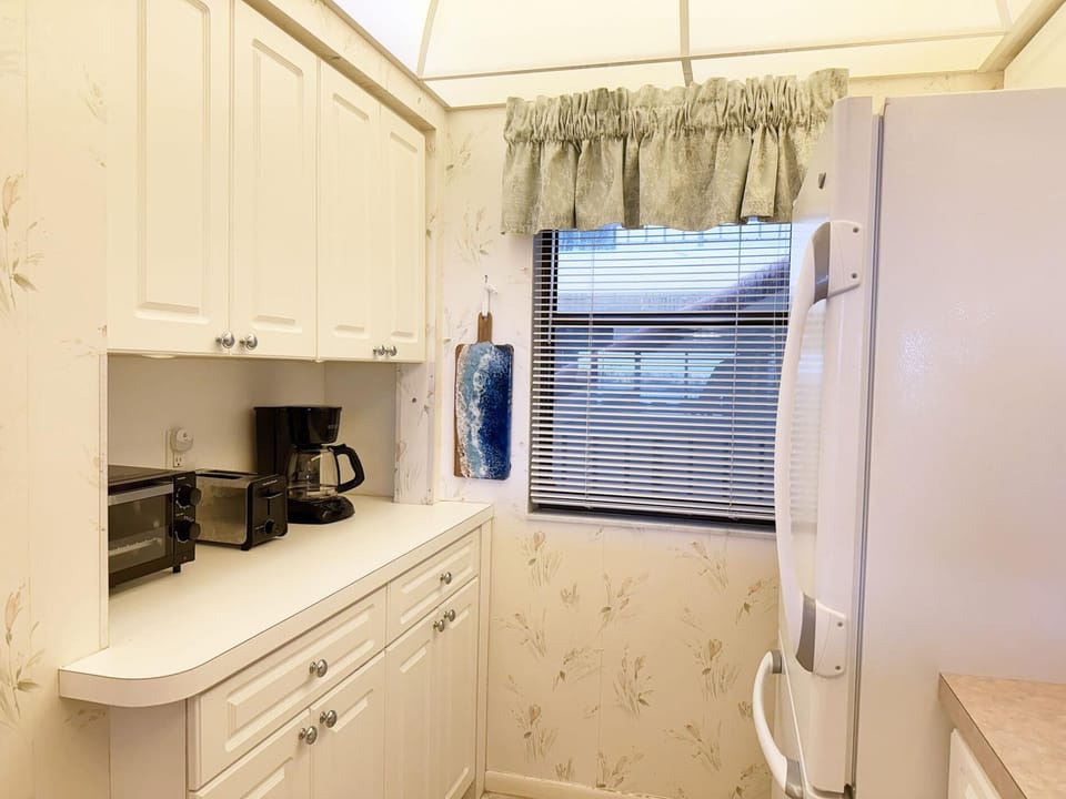 Sandpiper Key – Pool, Balcony & Beach Walks (5633)