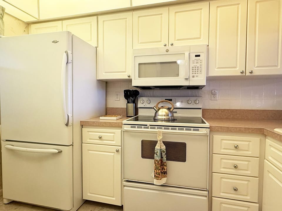 Sandpiper Key – Pool, Balcony & Beach Walks (5634)