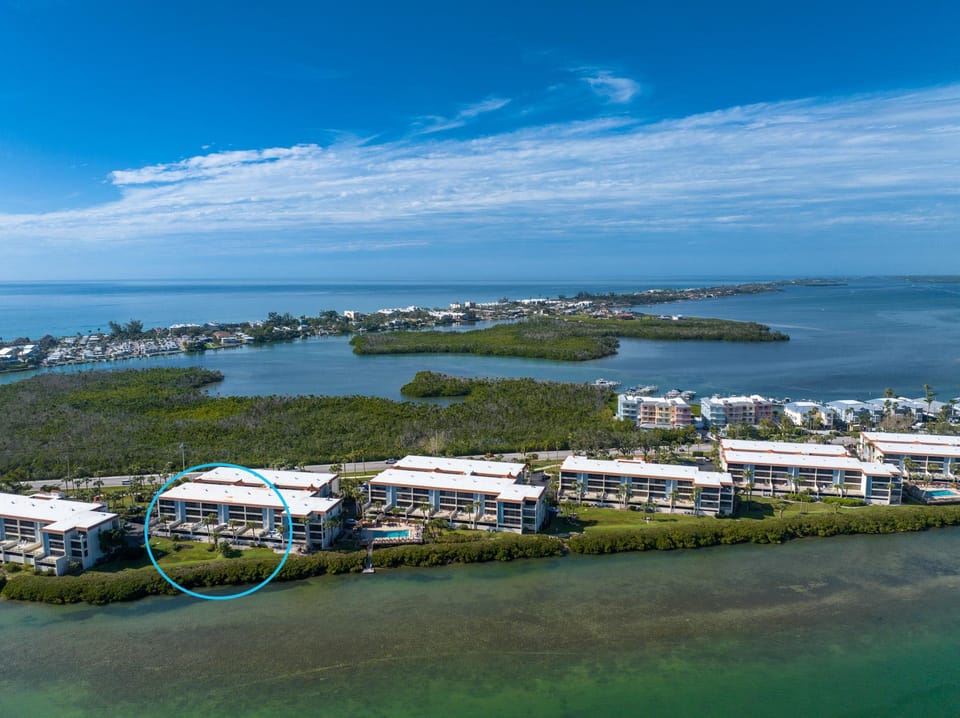 Sandpiper Key – Pool, Balcony & Beach Walks (5653)