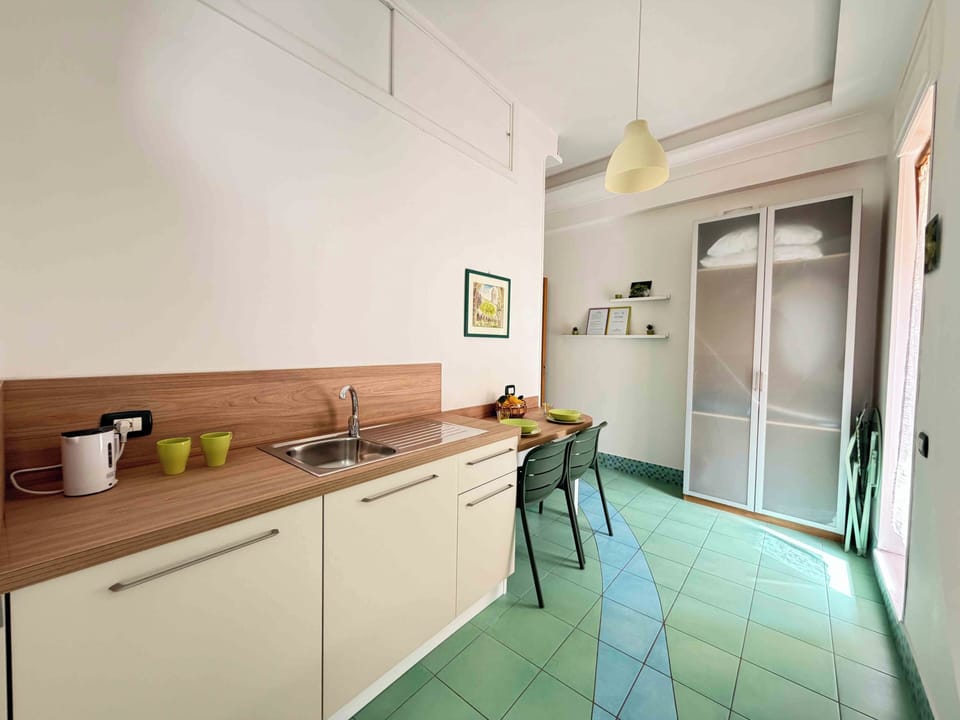 Deluxe Room, Balcony, City View | Private kitchenette | Mini-fridge, electric kettle