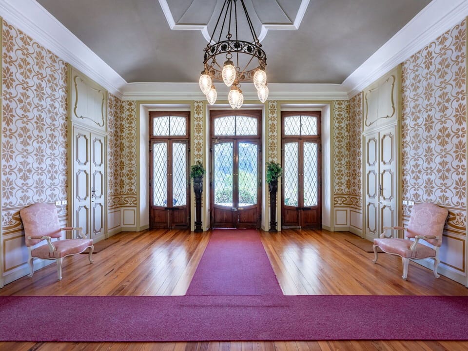 Flooring, Interior Design, Floor, Wood, Ceiling, Lighting, Chandelier, Wood Flooring, Light Fixture, Door