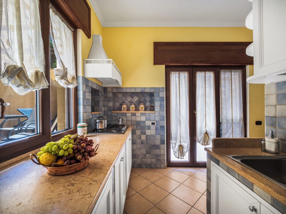 Family Apartment | Private kitchen | Fridge, microwave, oven, stovetop