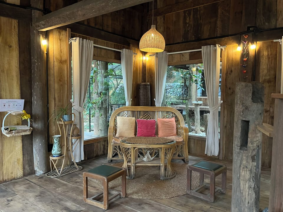 Classic Chalet, 2 Bedrooms, Garden View, Mountainside | Living area