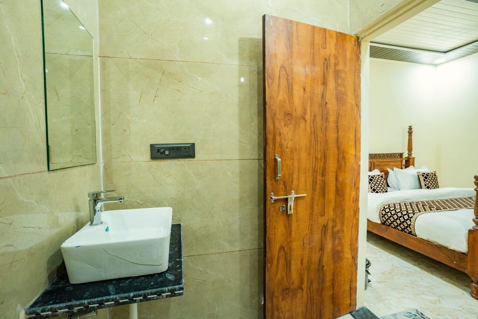 Shower, free toiletries, towels, soap