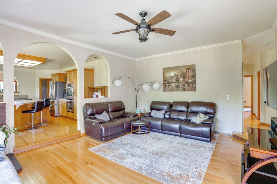 Living Room | 1st Floor | Smart TV