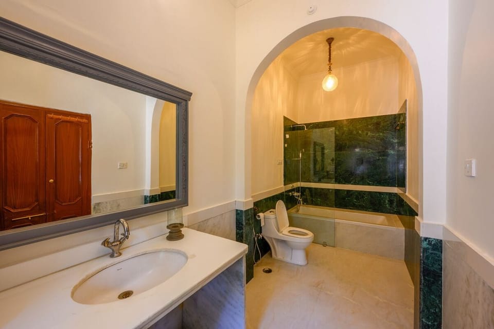 Farm Standard Room | Bathroom | Hair dryer, towels, soap, shampoo