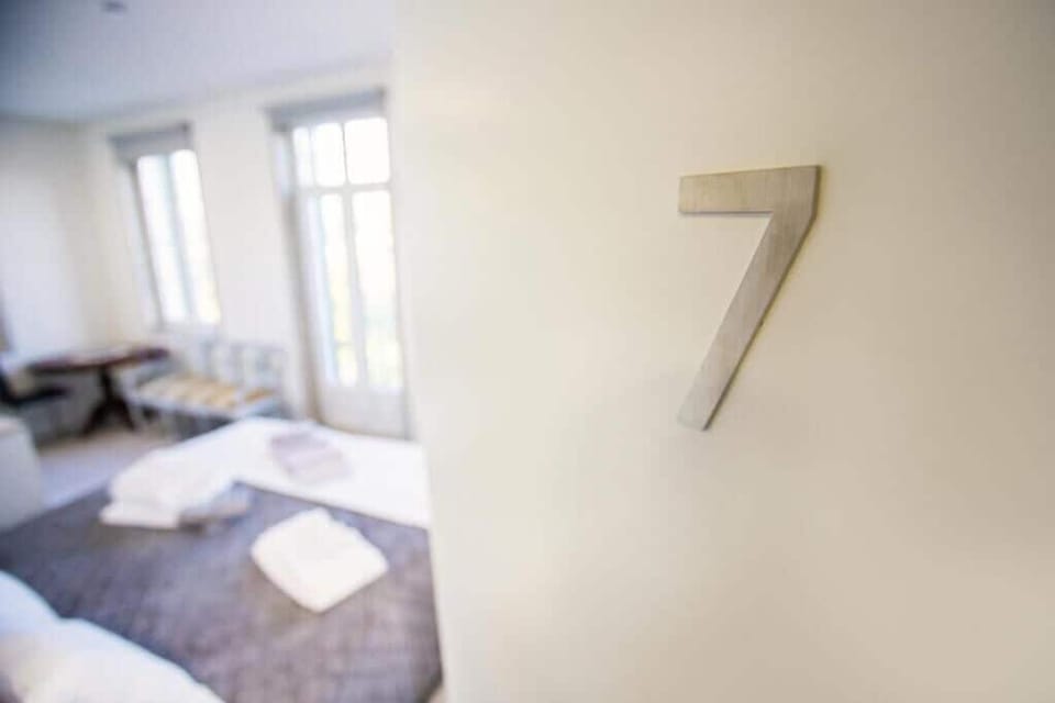 Deluxe Suite, Balcony, Garden View | Interior