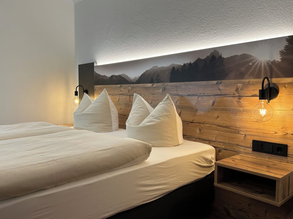 Comfort Quadruple Room | Bathroom | Shower, hair dryer, bathrobes, towels