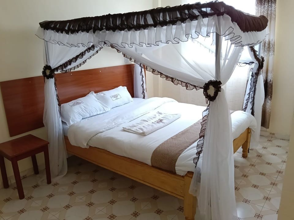 Deluxe Double Room | Free WiFi, bed sheets