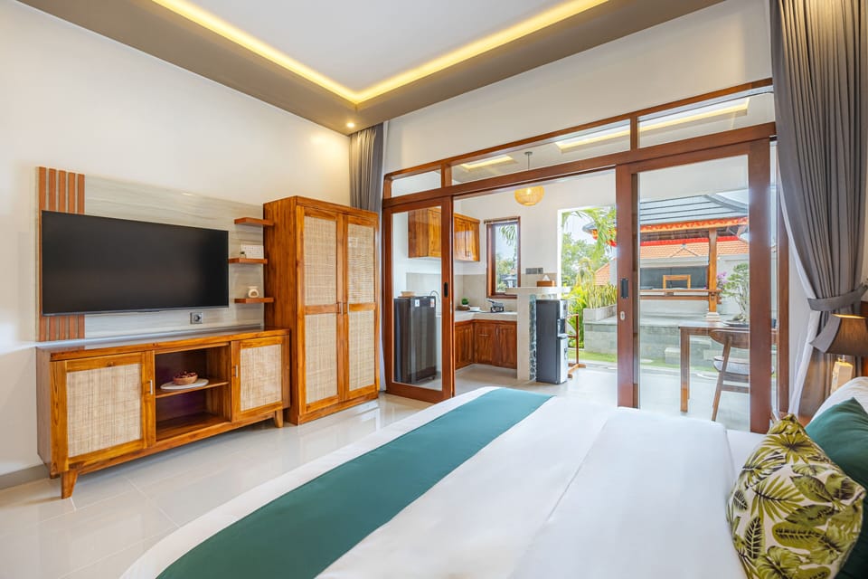 Suite | Free WiFi, bed sheets