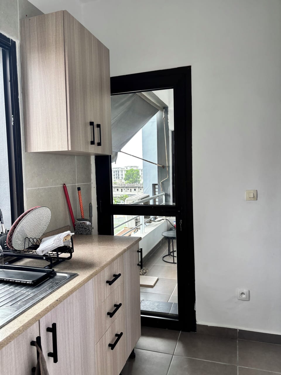 Comfort Apartment | Private kitchen | Fridge, microwave, oven, stovetop